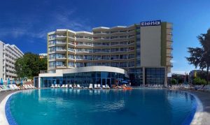 хотел Елена - изглед от басейна